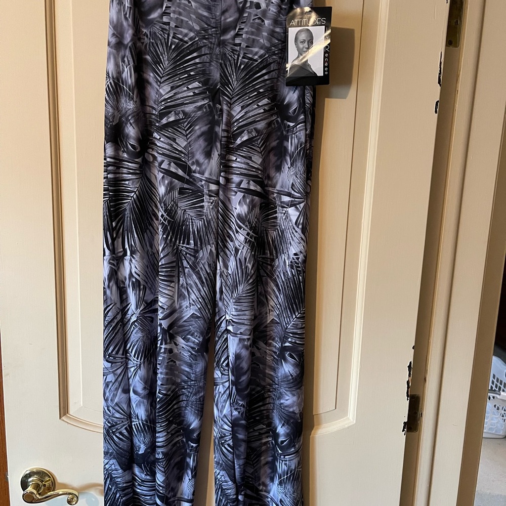 NWT Attitudes by Renee Black and Gray Wide Leg Pants (Misses Medium Tall)